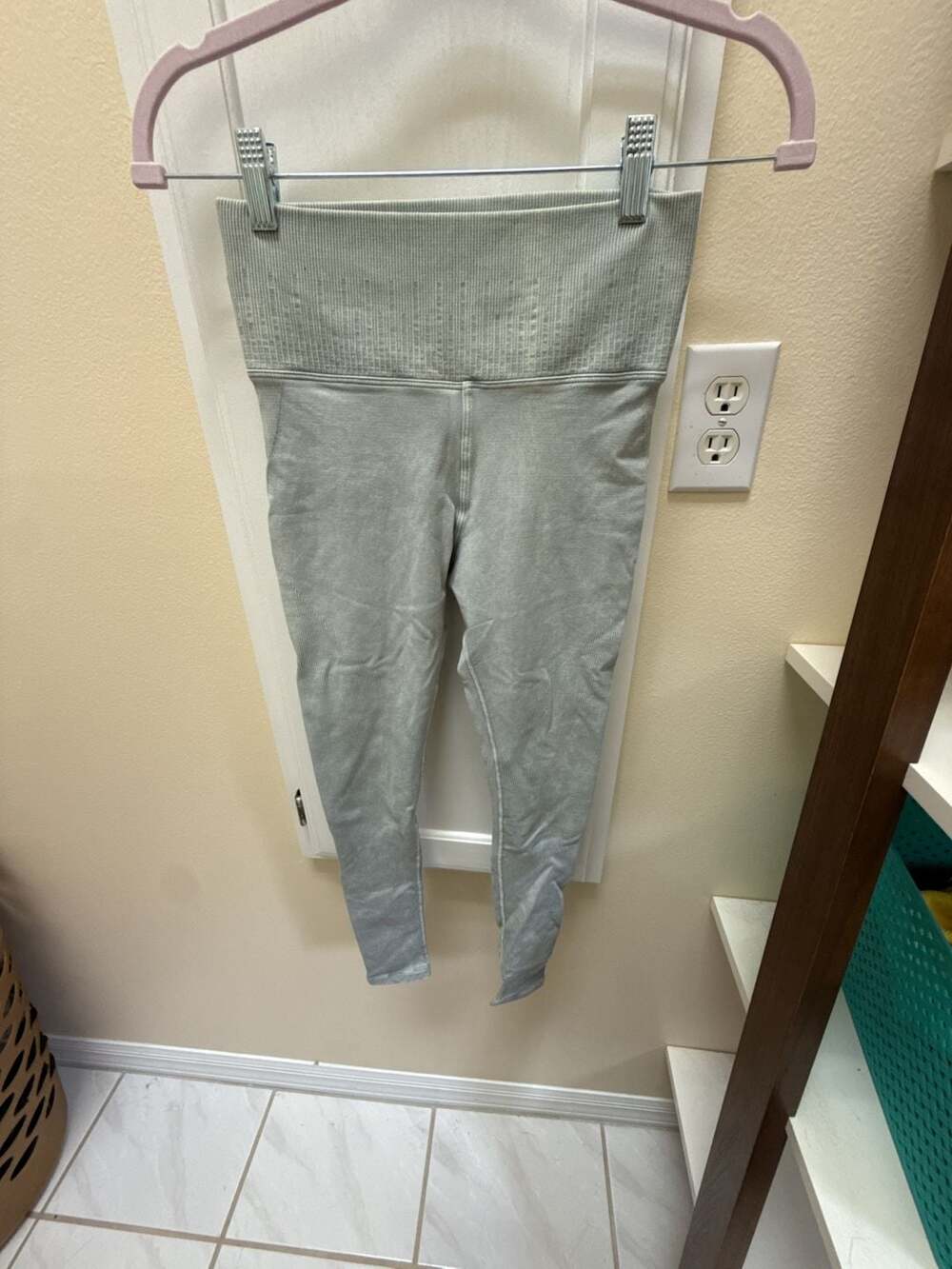 Avocado Athletic Wear High Waisted Seamless Ribbed Leggings
